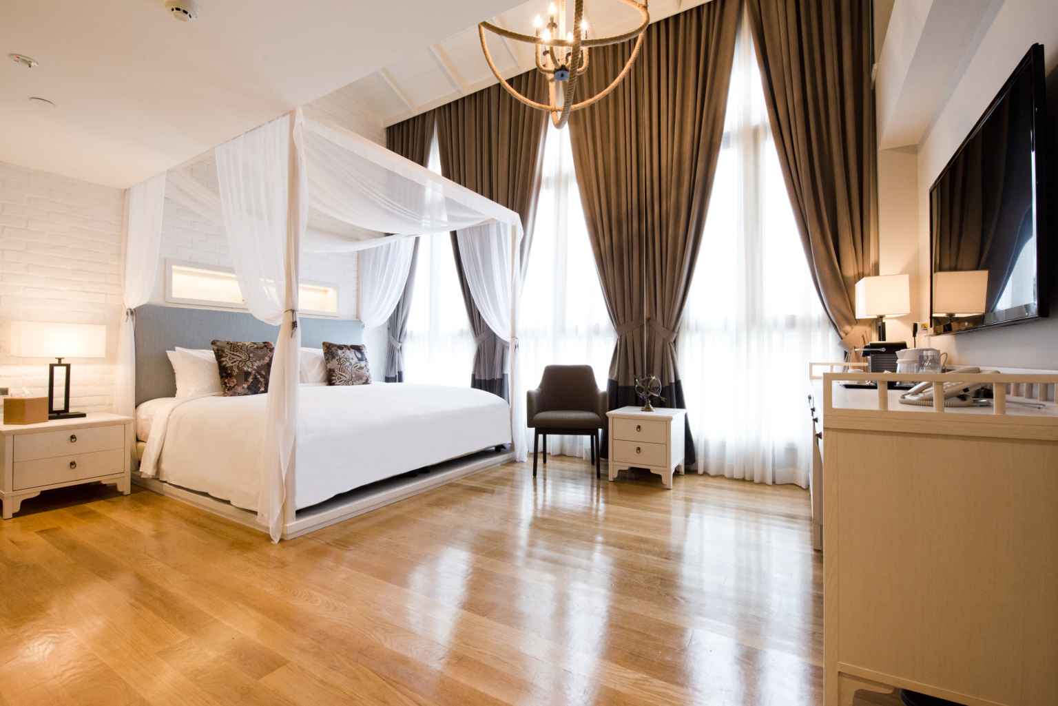 Baby Cot Victoria Hotel, a NuVe Group Collection