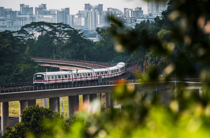 mrt train moving around